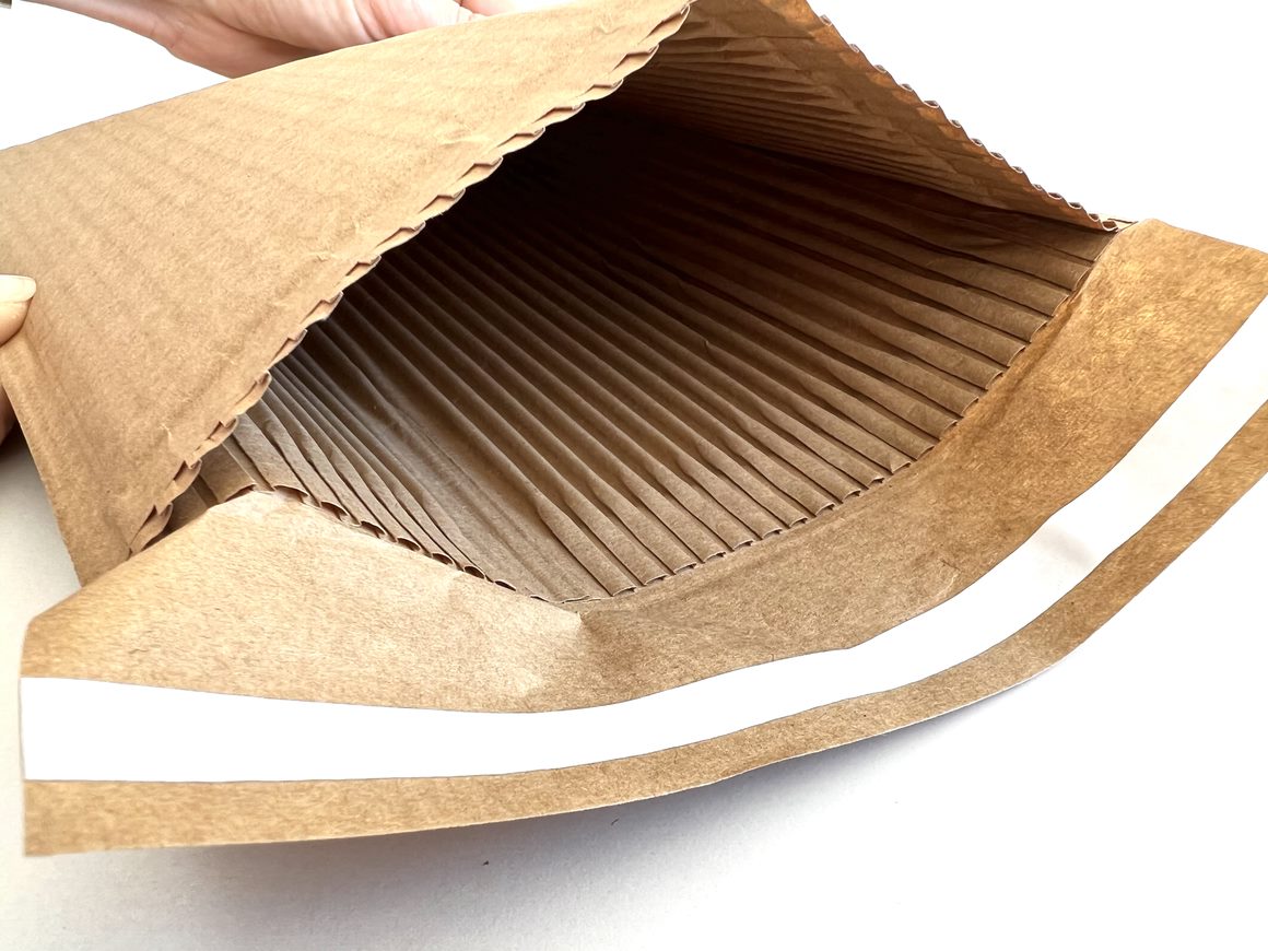 Pochette matelassée en papier ondulé 75g/m²