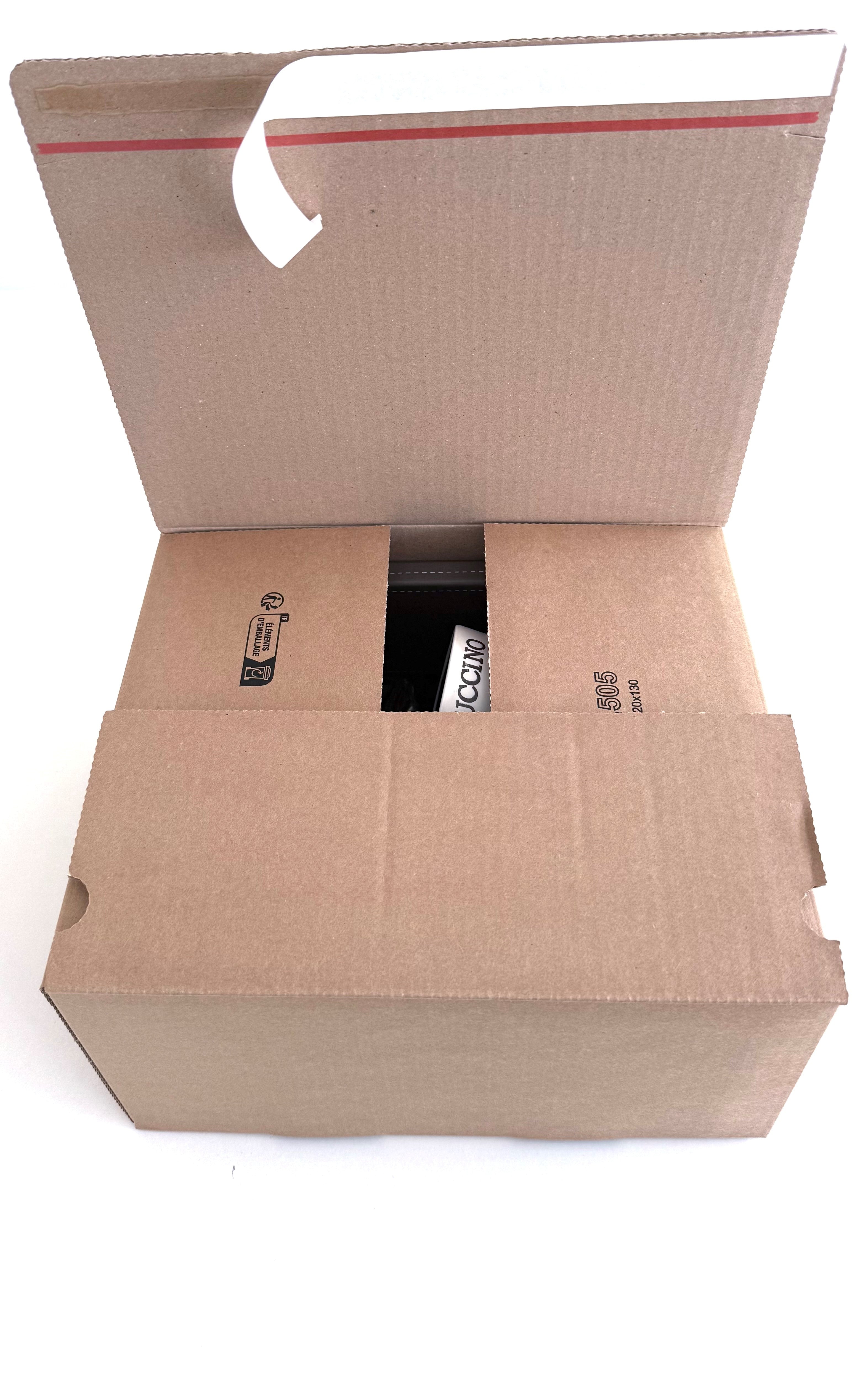 Caisse à fond automatique plat et bande adhésive